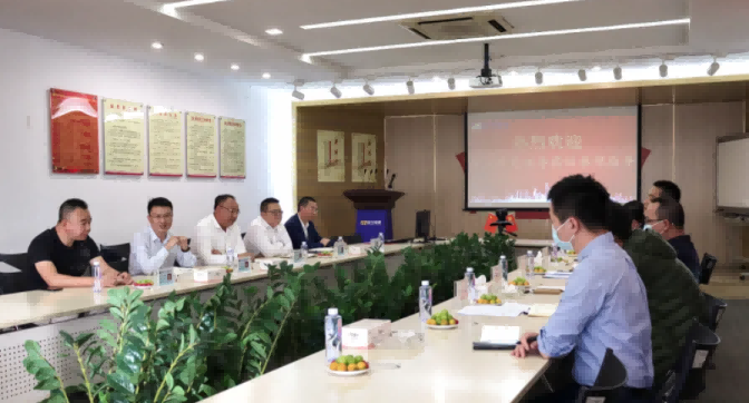 东莞市工信局与镇经发局领导莅临六合联盟参观指导